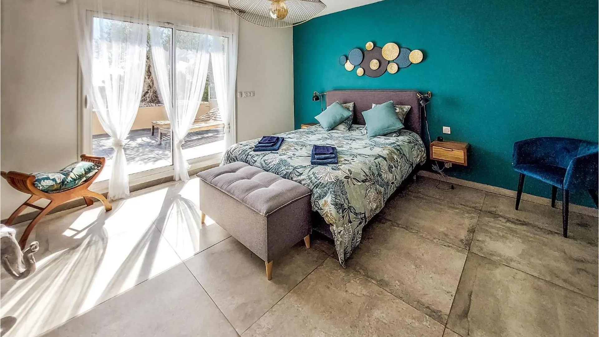 Holiday home Lovely Home In Cuers With Kitchen