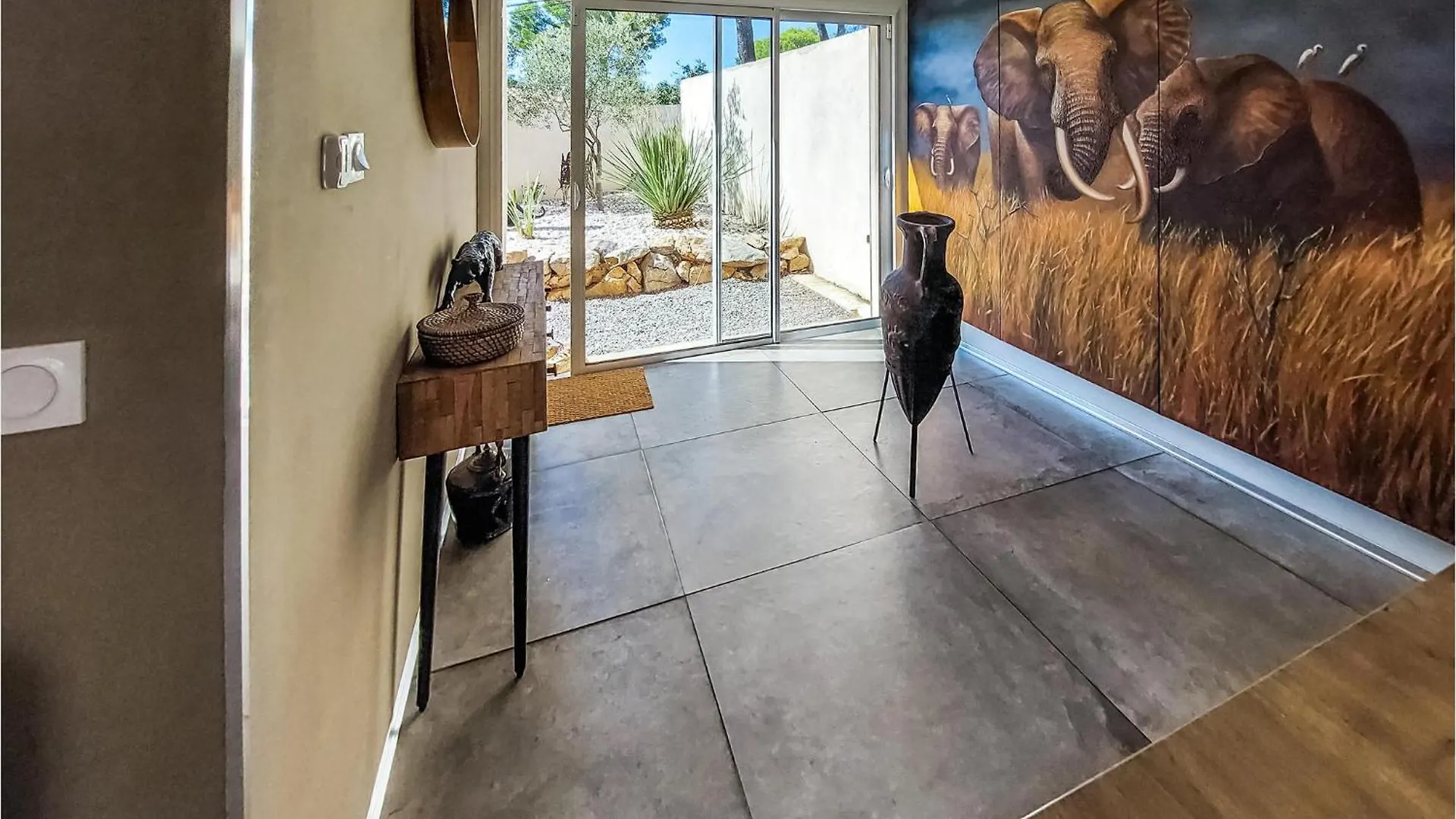 Lovely Home In Cuers With Kitchen France
