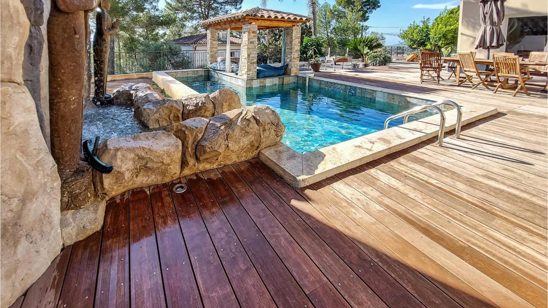 Lovely Home In Cuers With Kitchen location